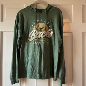 FANATICS MILWAUKEE BUCKS WOMEN'S V-NECK LONG SLEEVE LIGHTWEIGHT HOODIE T-SHIRT